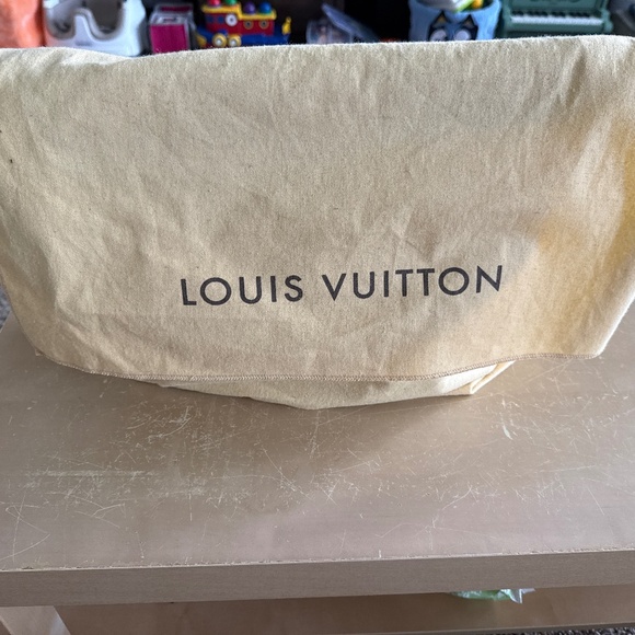 Louis Vuitton Palermo PM Monogram Tote – Like New - Picture 1 of 8